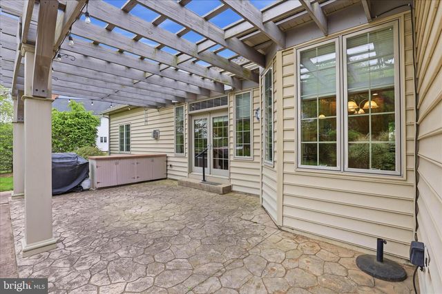 2271 PORTER WAY, Lancaster, PA 17601