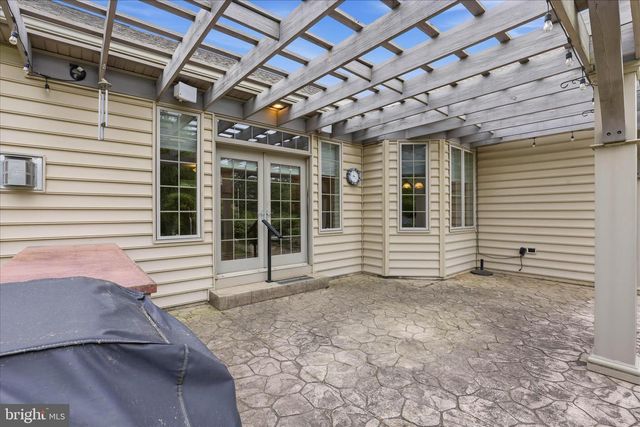 2271 PORTER WAY, Lancaster, PA 17601