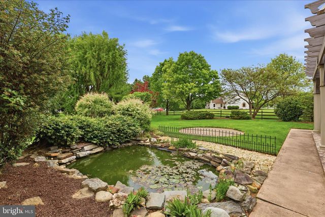 2271 PORTER WAY, Lancaster, PA 17601