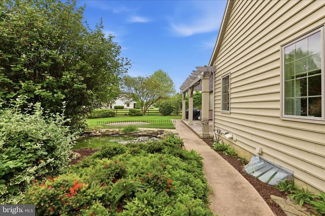 2271 PORTER WAY, Lancaster, PA 17601