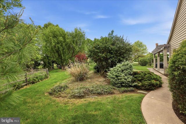 2271 PORTER WAY, Lancaster, PA 17601