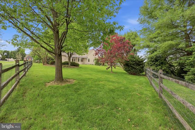 2271 PORTER WAY, Lancaster, PA 17601