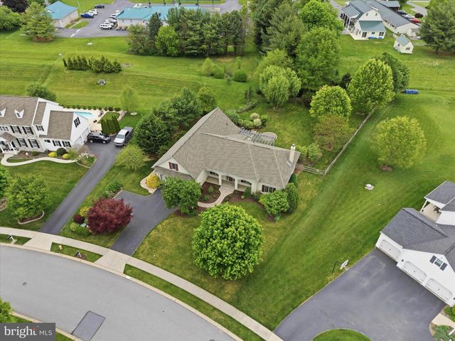 2271 PORTER WAY, Lancaster, PA 17601