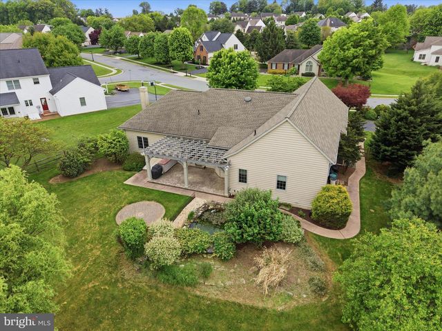 2271 PORTER WAY, Lancaster, PA 17601