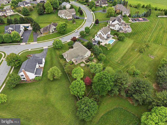 2271 PORTER WAY, Lancaster, PA 17601