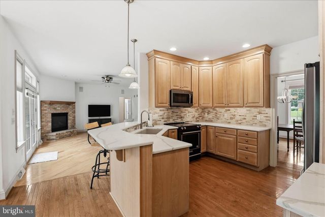 2271 PORTER WAY, Lancaster, PA 17601