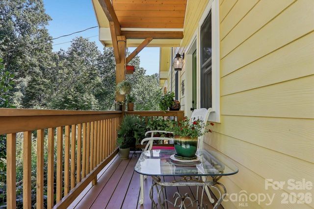 280 Kelses Valley Drive, Mars Hill, NC 28754