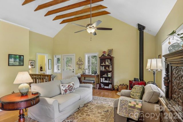 280 Kelses Valley Drive, Mars Hill, NC 28754