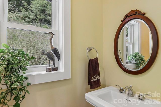 280 Kelses Valley Drive, Mars Hill, NC 28754