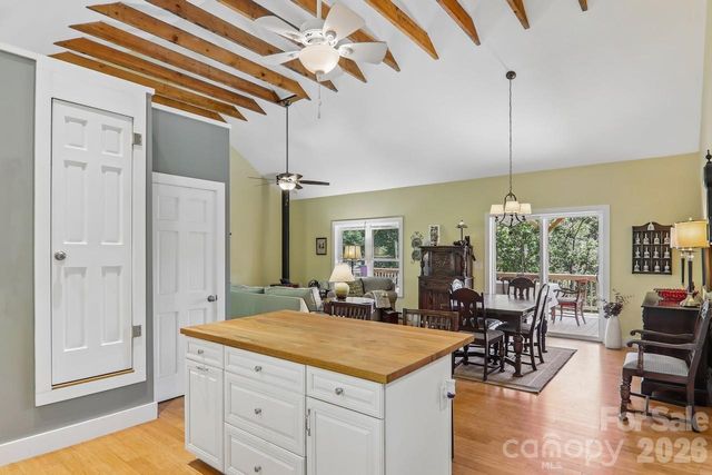 280 Kelses Valley Drive, Mars Hill, NC 28754