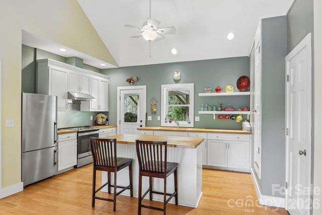 280 Kelses Valley Drive, Mars Hill, NC 28754