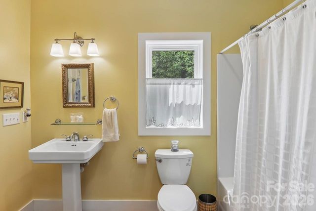 280 Kelses Valley Drive, Mars Hill, NC 28754