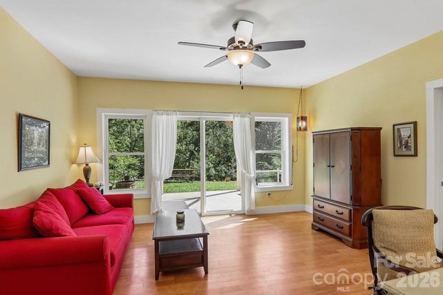280 Kelses Valley Drive, Mars Hill, NC 28754