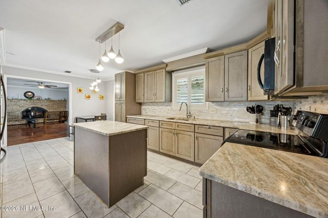 6435 N KADEN Drive N, Jacksonville, FL 32277