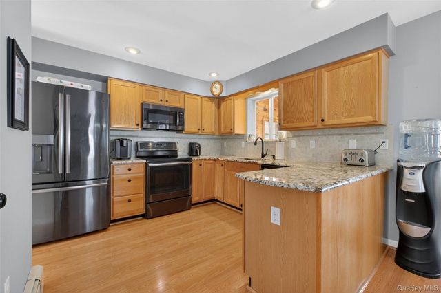 68 Blackberry Way, Hopewell Junction, NY 12533