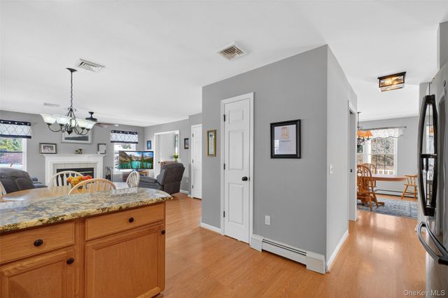 68 Blackberry Way, Hopewell Junction, NY 12533