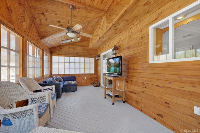 68 Blackberry Way, Hopewell Junction, NY 12533