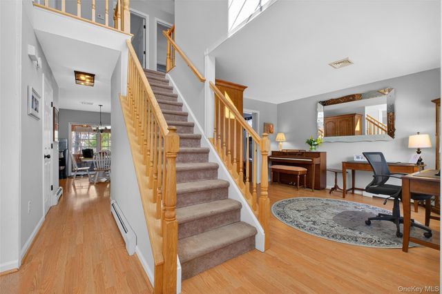 68 Blackberry Way, Hopewell Junction, NY 12533