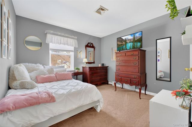 68 Blackberry Way, Hopewell Junction, NY 12533