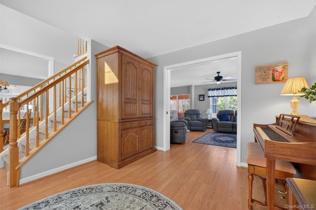 68 Blackberry Way, Hopewell Junction, NY 12533