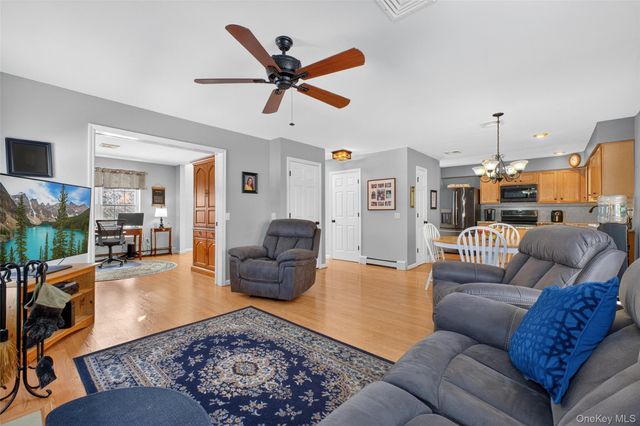 68 Blackberry Way, Hopewell Junction, NY 12533