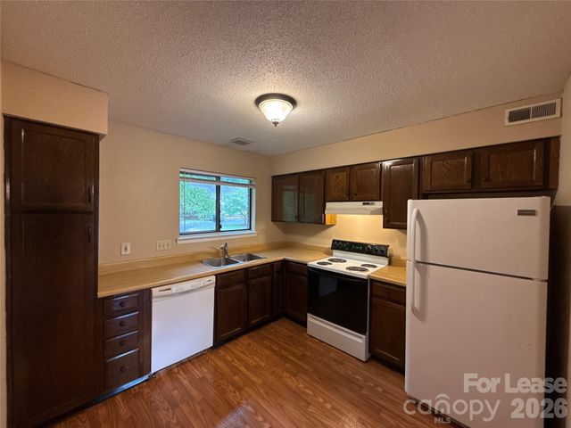 2800 Heathstead Place K, Charlotte, NC 28210