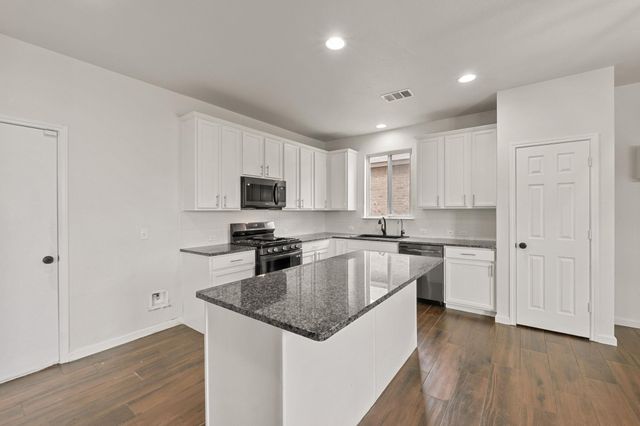 240 Nectar DR, Buda, TX 78610