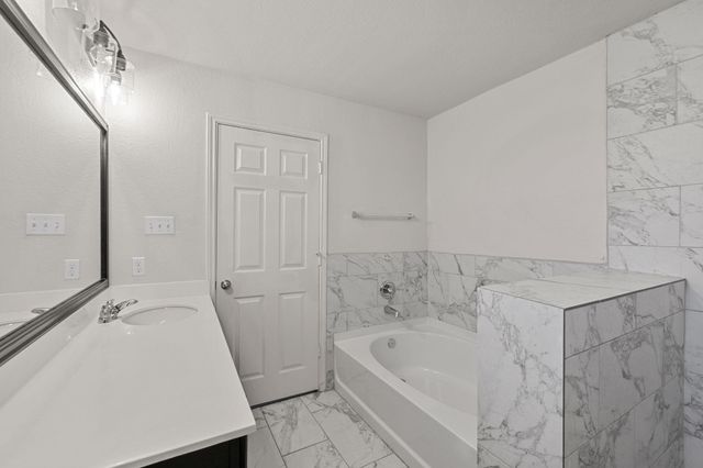 240 Nectar DR, Buda, TX 78610