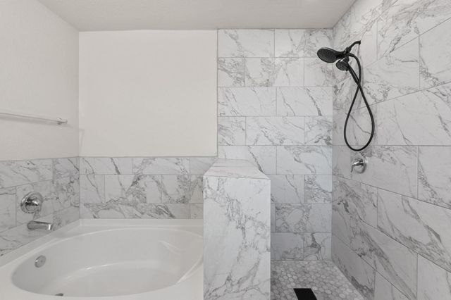 240 Nectar DR, Buda, TX 78610