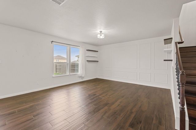 240 Nectar DR, Buda, TX 78610