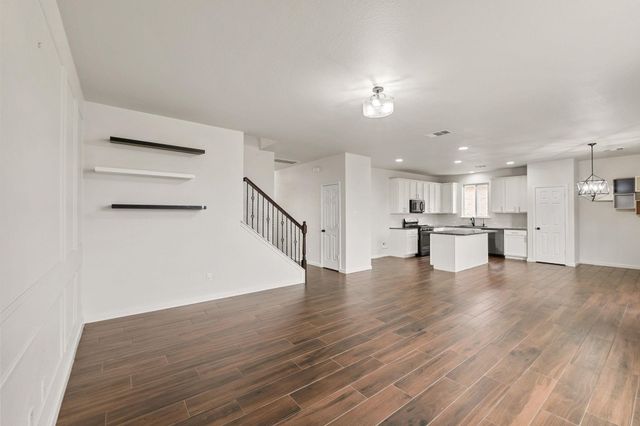 240 Nectar DR, Buda, TX 78610