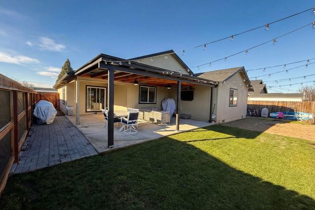 8268 29th Street, White City, OR 97503