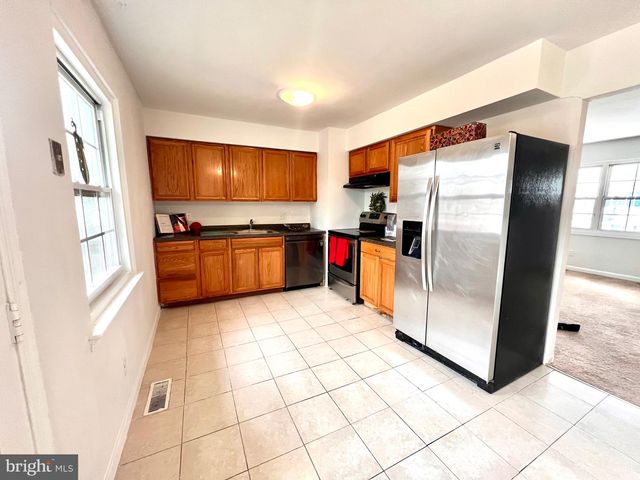 7219 BEVERLY PARK DR, Springfield, VA 22150