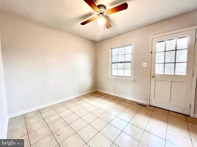 7219 BEVERLY PARK DR, Springfield, VA 22150