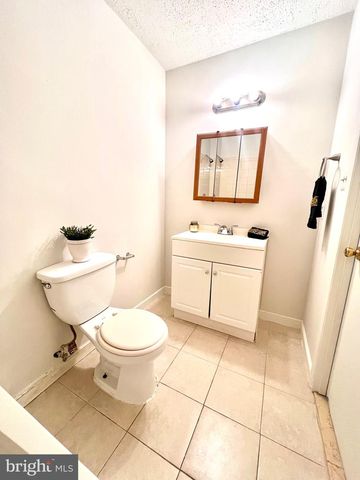 7219 BEVERLY PARK DR, Springfield, VA 22150