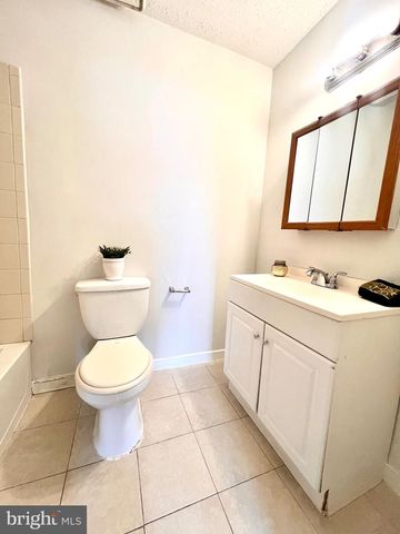 7219 BEVERLY PARK DR, Springfield, VA 22150