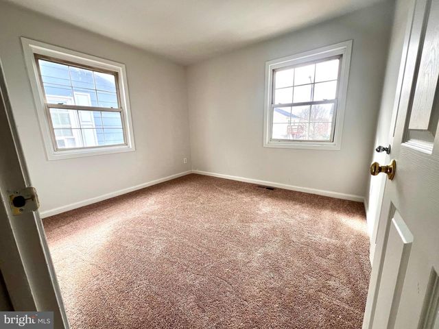 7219 BEVERLY PARK DR, Springfield, VA 22150