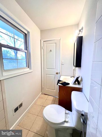 7219 BEVERLY PARK DR, Springfield, VA 22150