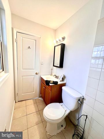 7219 BEVERLY PARK DR, Springfield, VA 22150