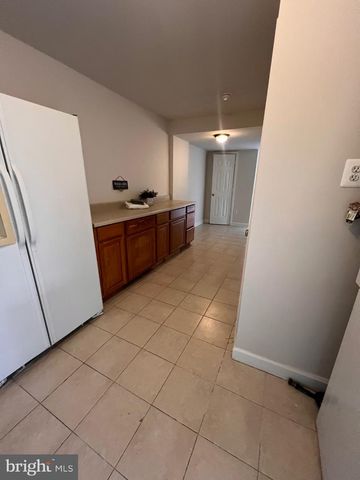 7219 BEVERLY PARK DR, Springfield, VA 22150