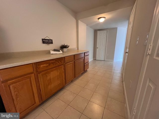 7219 BEVERLY PARK DR, Springfield, VA 22150