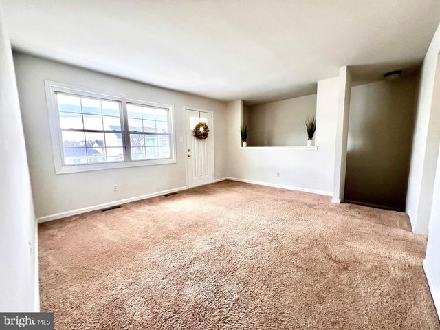 7219 BEVERLY PARK DR, Springfield, VA 22150