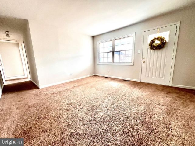 7219 BEVERLY PARK DR, Springfield, VA 22150