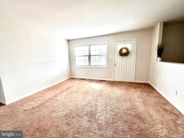 7219 BEVERLY PARK DR, Springfield, VA 22150