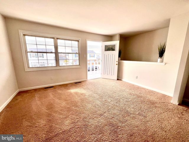 7219 BEVERLY PARK DR, Springfield, VA 22150