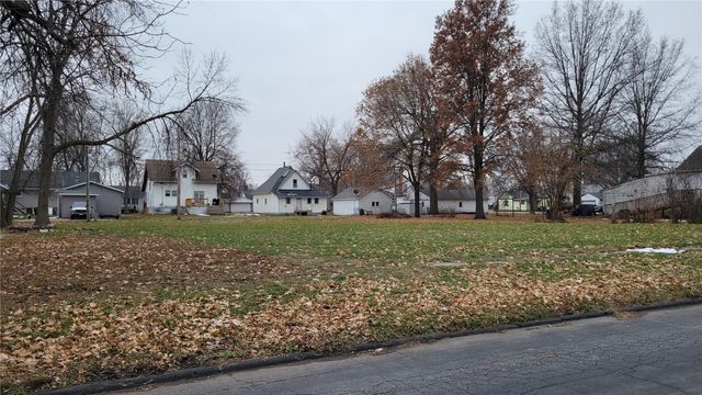 239 W South St, Marengo, IA 52301