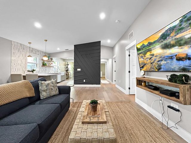 2908 W SAN RAFAEL STREET, Tampa, FL 33629