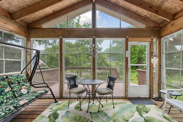 3996 Woodview Drive, Vadnais Heights, MN 55127