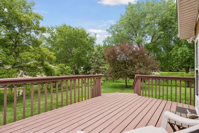 3996 Woodview Drive, Vadnais Heights, MN 55127