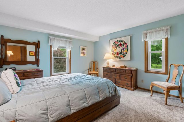 3996 Woodview Drive, Vadnais Heights, MN 55127